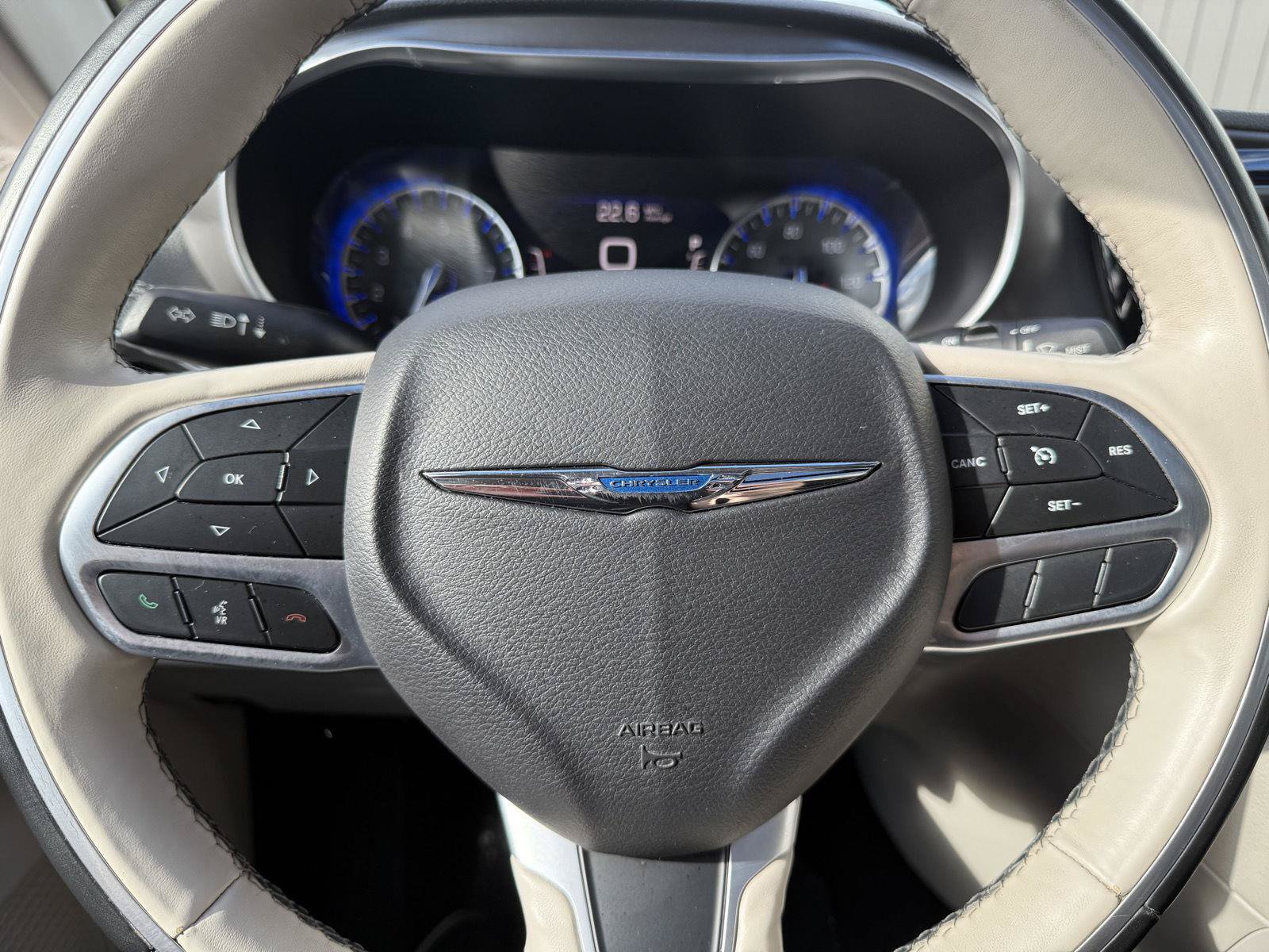 Used 2019 Chrysler Pacifica Limited FWD image 12