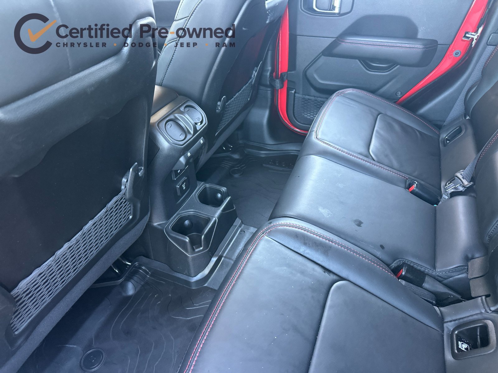 Certified 2025 Jeep Gladiator Rubicon w/ Convenience Group AWD/4WD image 13