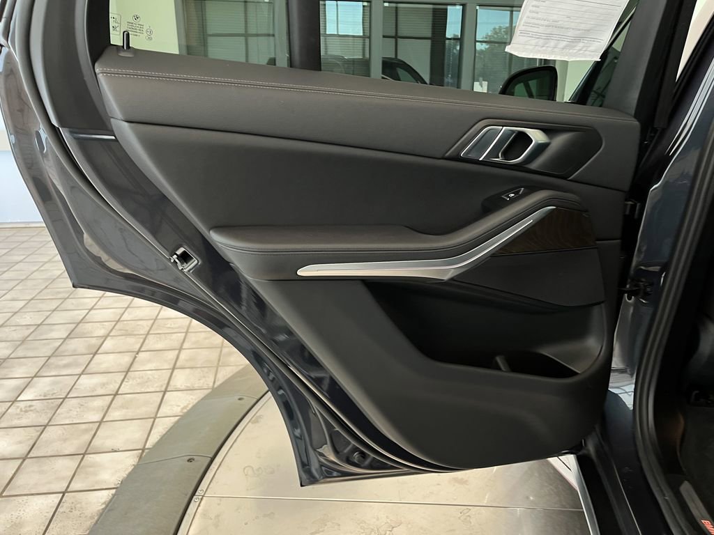 Used 2022 BMW X5 xDrive40i w/ Premium Package image 28