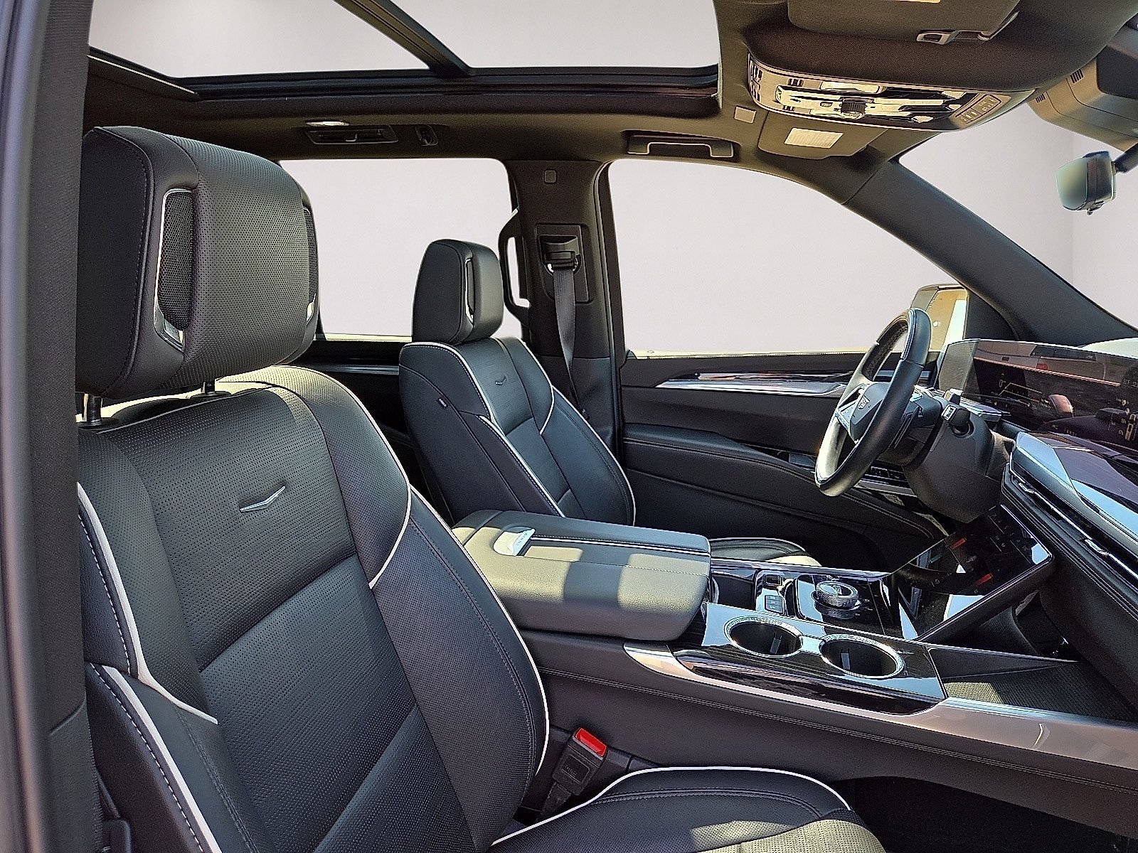 Used 2025 Cadillac Escalade Sport AWD/4WD image 13