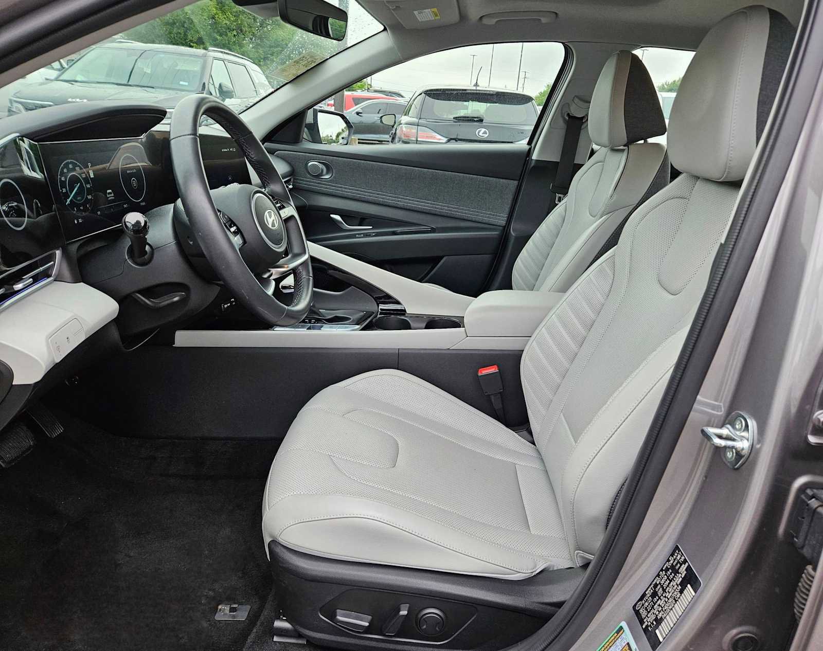 Used 2024 Hyundai Elantra Limited FWD image 16