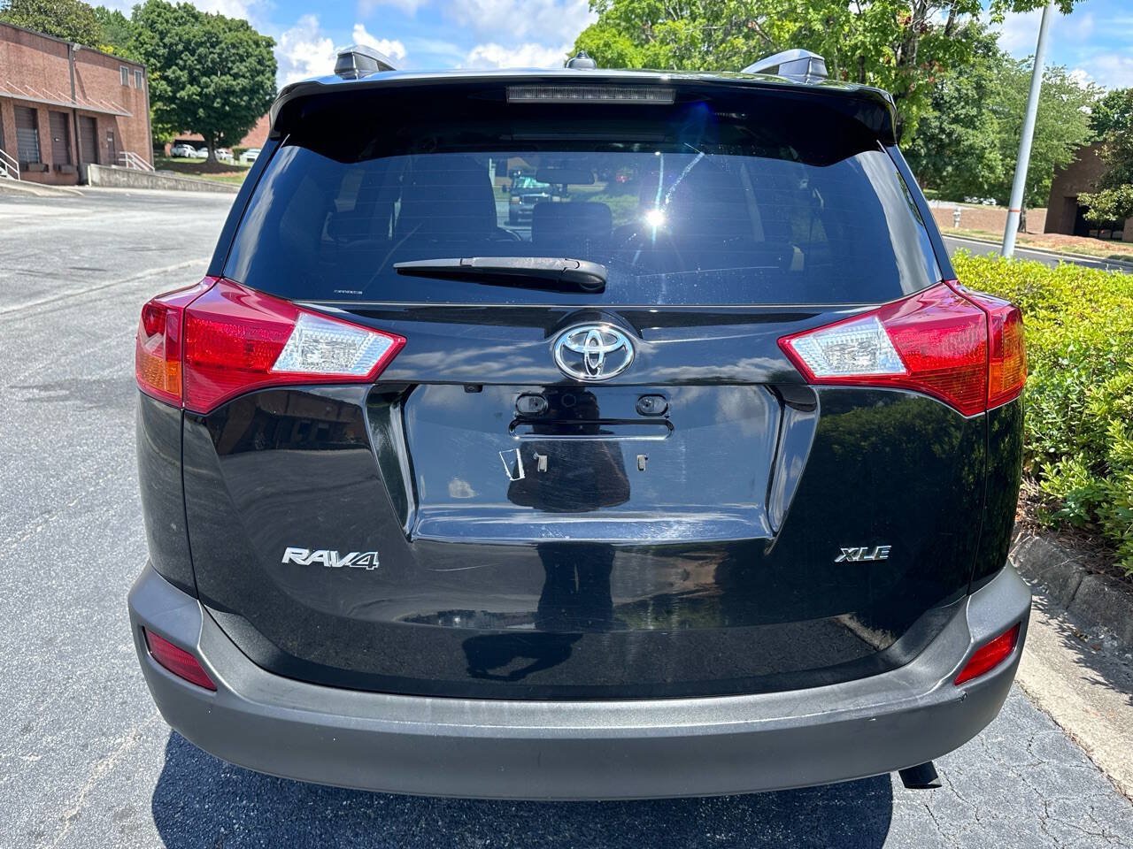 Used 2015 Toyota RAV4 XLE FWD image 4
