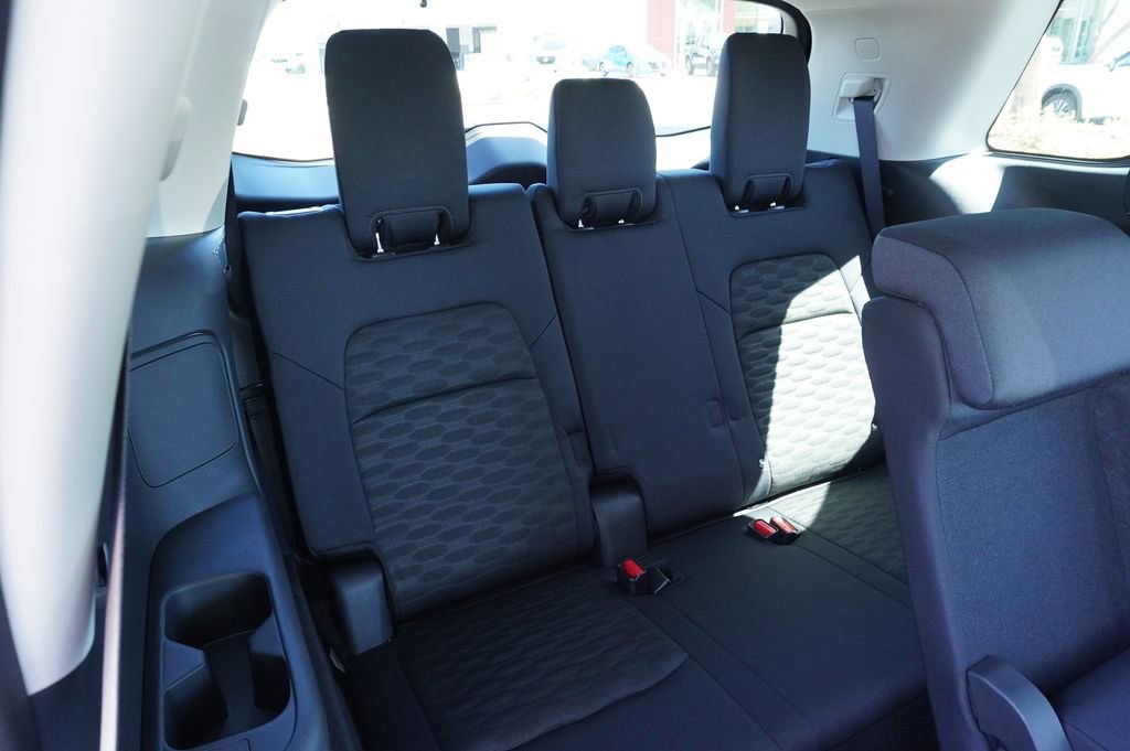 New 2025 Nissan Pathfinder SV image 10