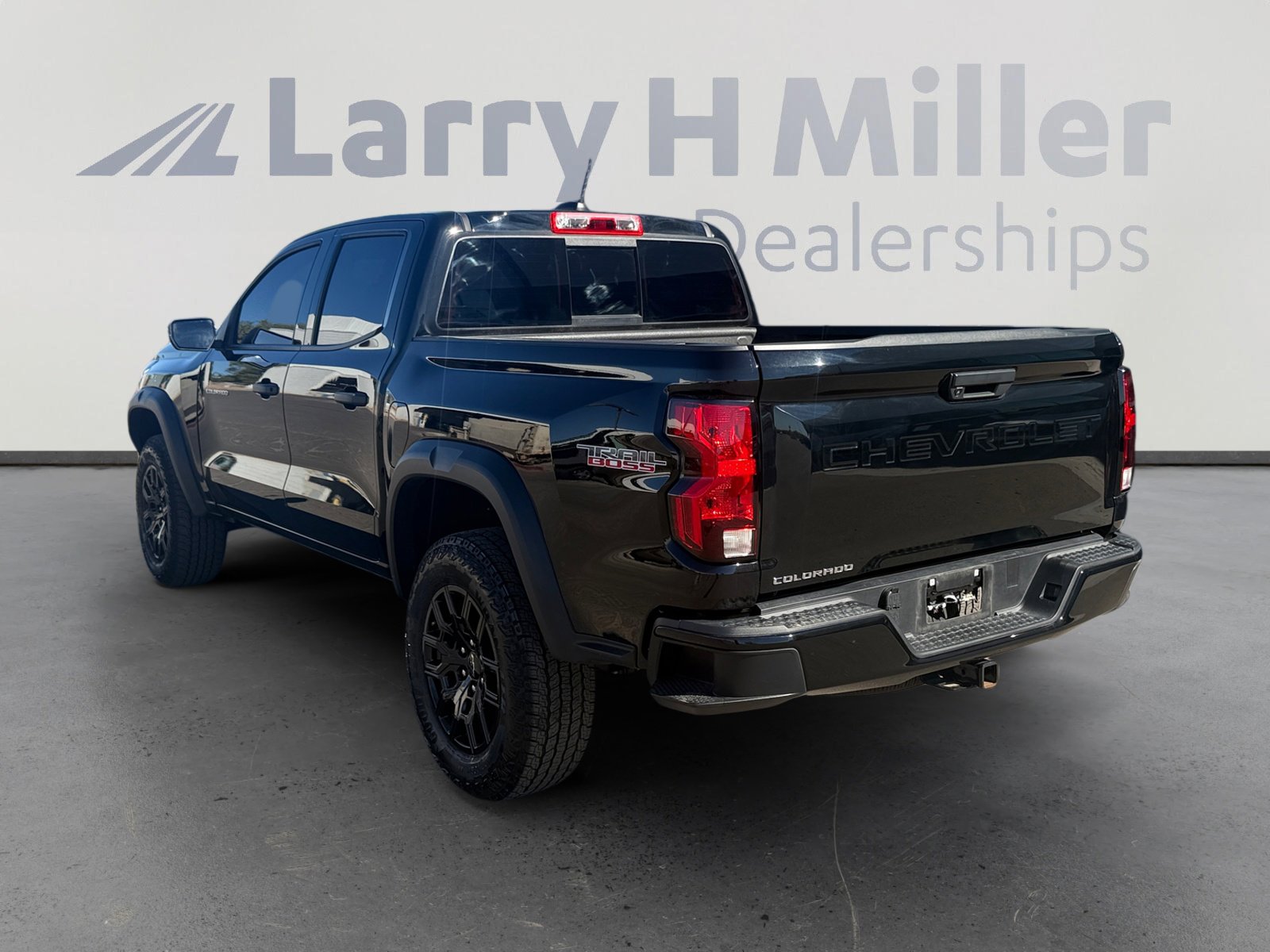 Used 2024 Chevrolet Colorado Trail Boss image 3