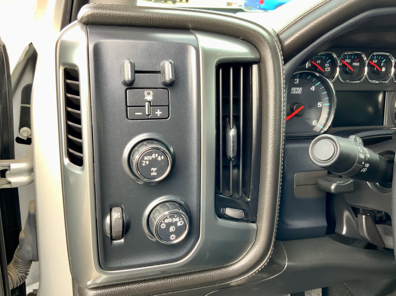 Used 2018 Chevrolet Silverado 1500 LTZ w/ Max Trailering Package image 48