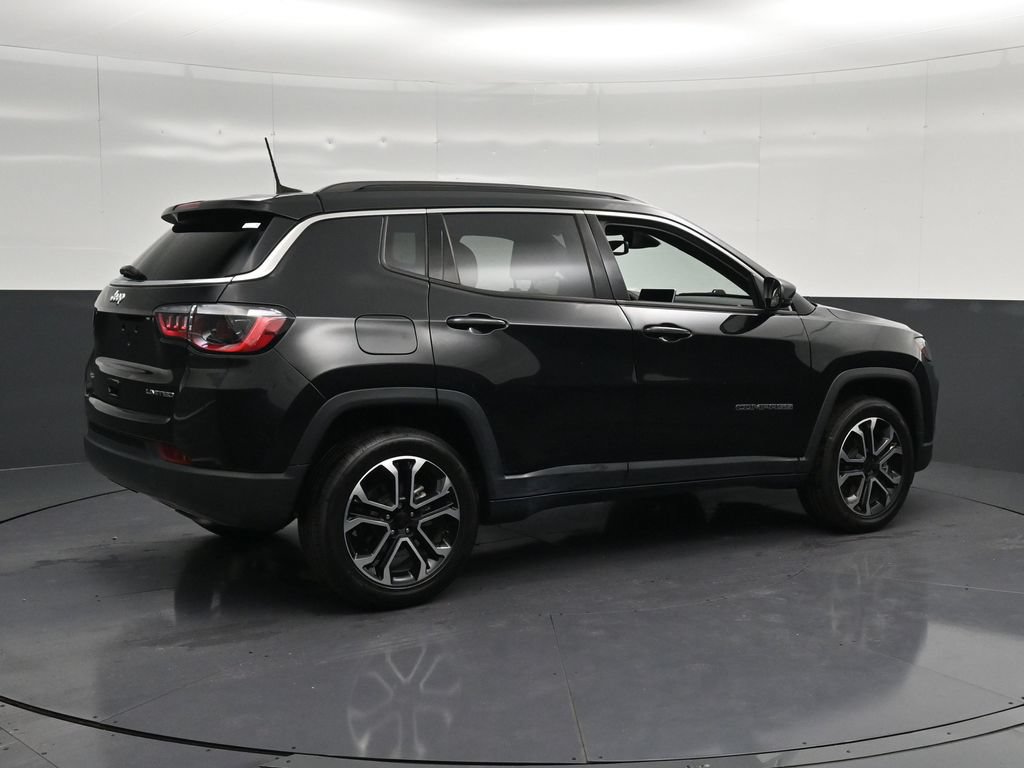 Used 2023 Jeep Compass Limited AWD/4WD image 3