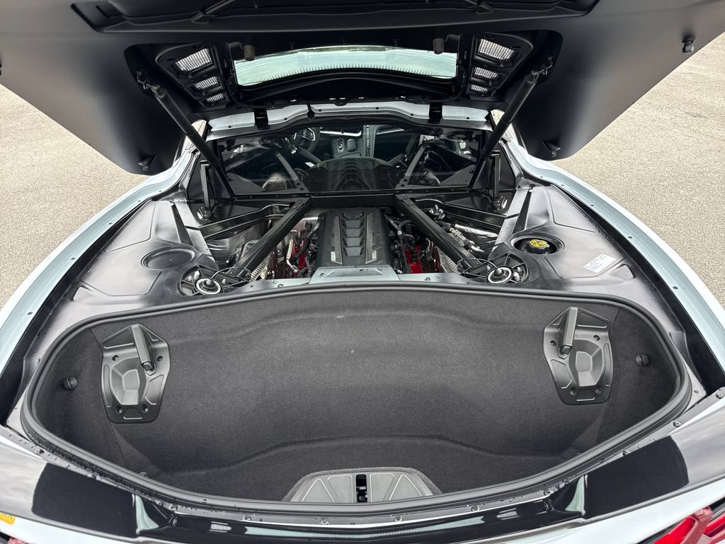 Used 2021 Chevrolet Corvette Stingray Preferred Cpe w/ Z51 Performance Package RWD image 27