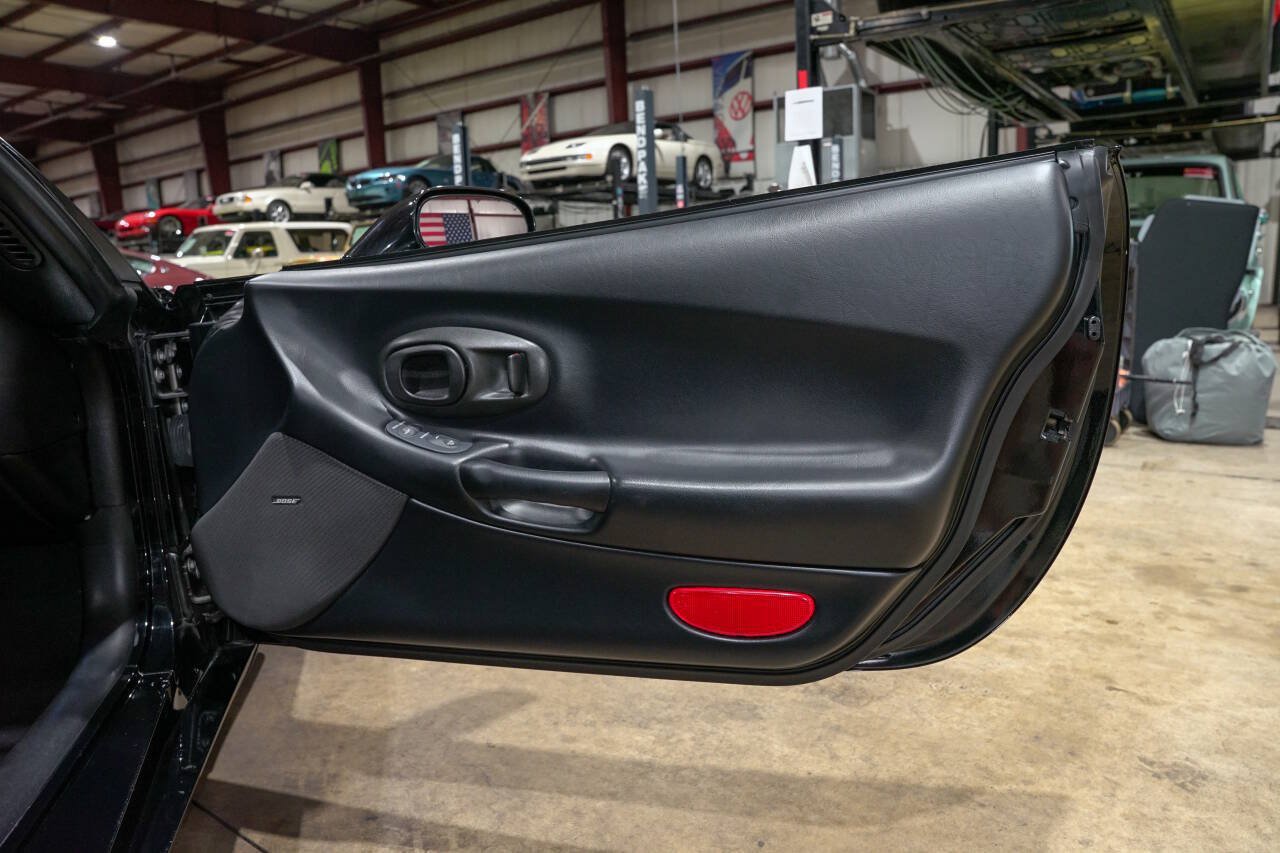 Used 1998 Chevrolet Corvette Coupe w/ Memory Pkg RWD image 39