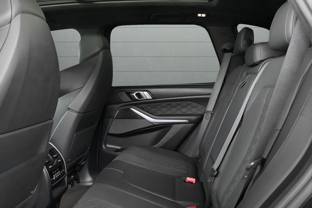 Used 2023 BMW X5 M w/ Executive Package AWD/4WD image 31