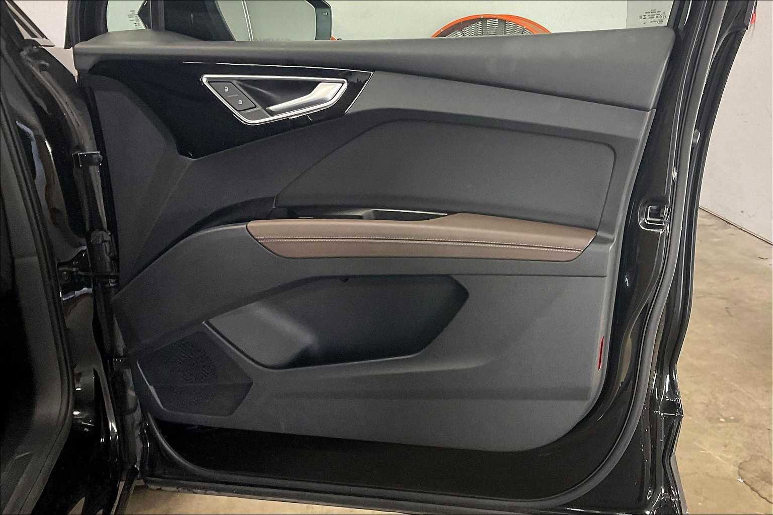 Certified 2023 Audi Q4 e-tron Prestige w/ Black Optic Package image 26