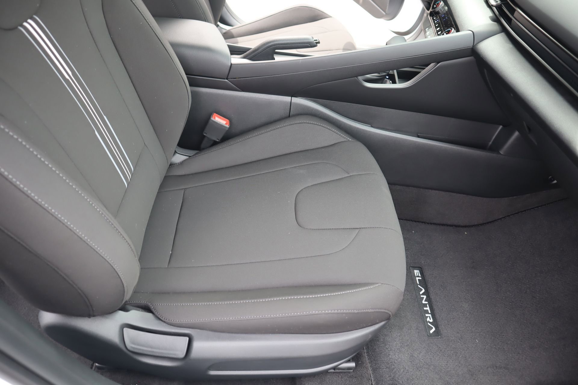 New 2025 Hyundai Elantra Sport image 18