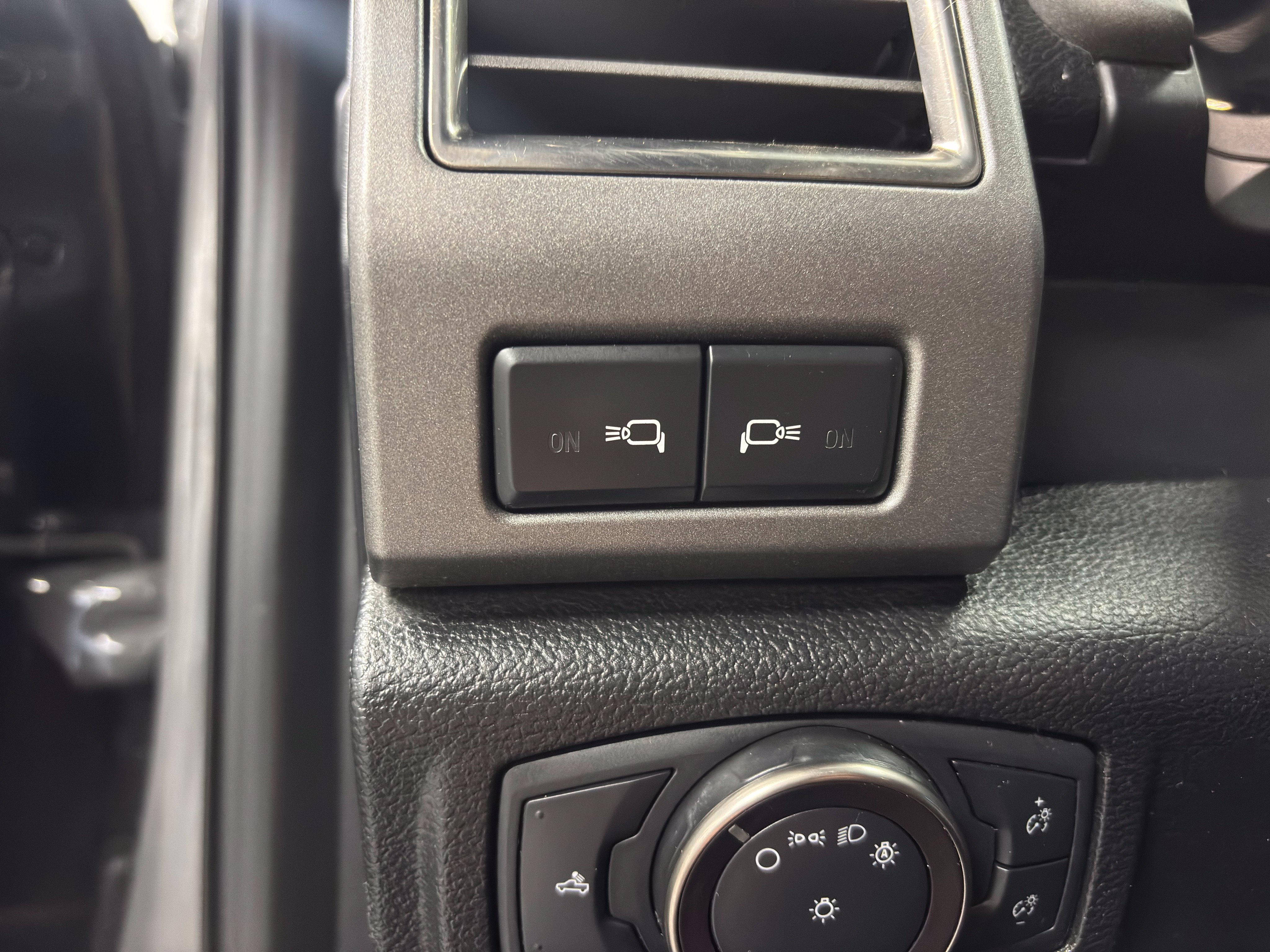 Used 2020 Ford F150 Raptor w/ Equipment Group 802A Luxury AWD/4WD image 29