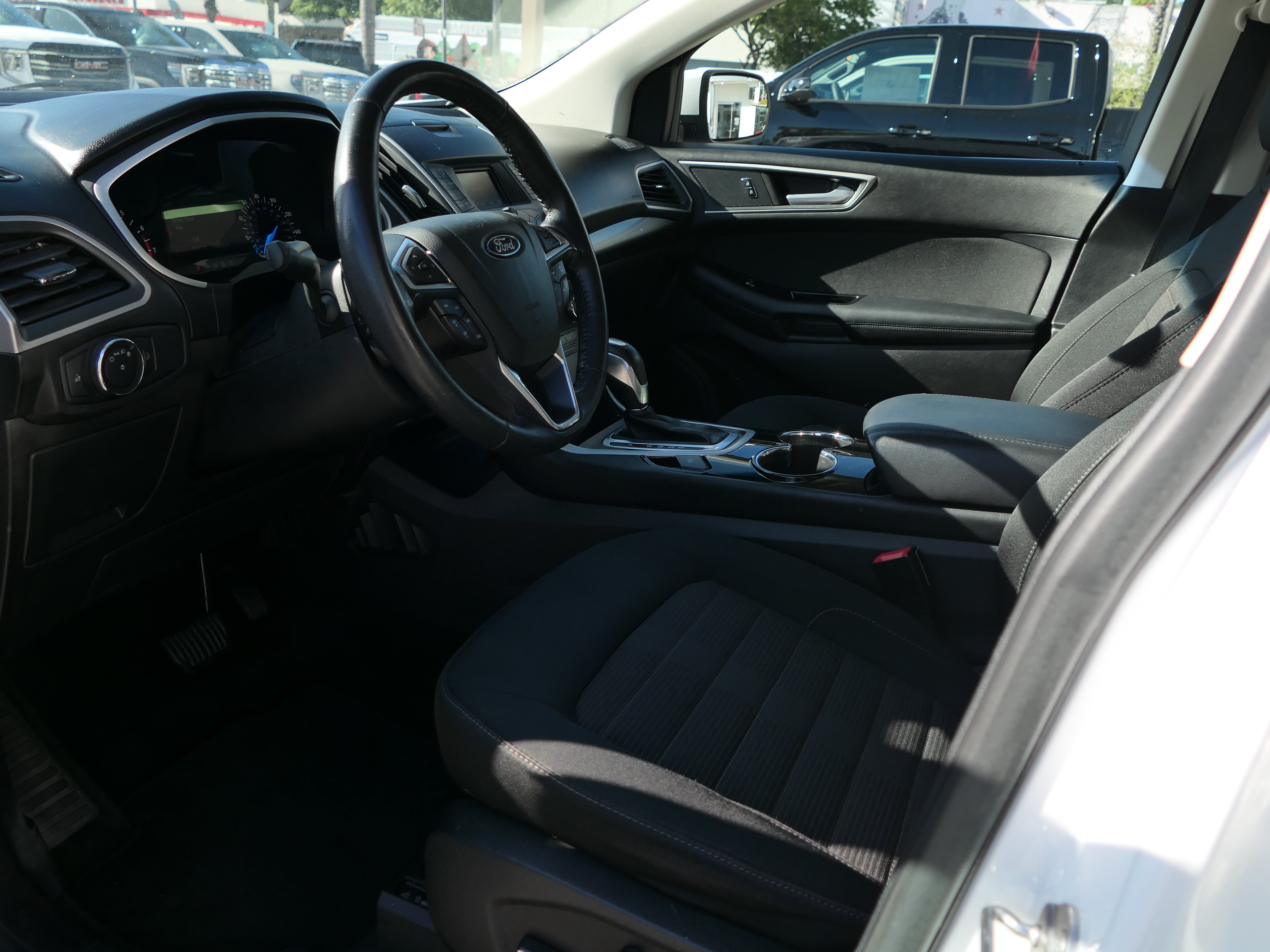 Used 2018 Ford Edge SEL FWD image 12