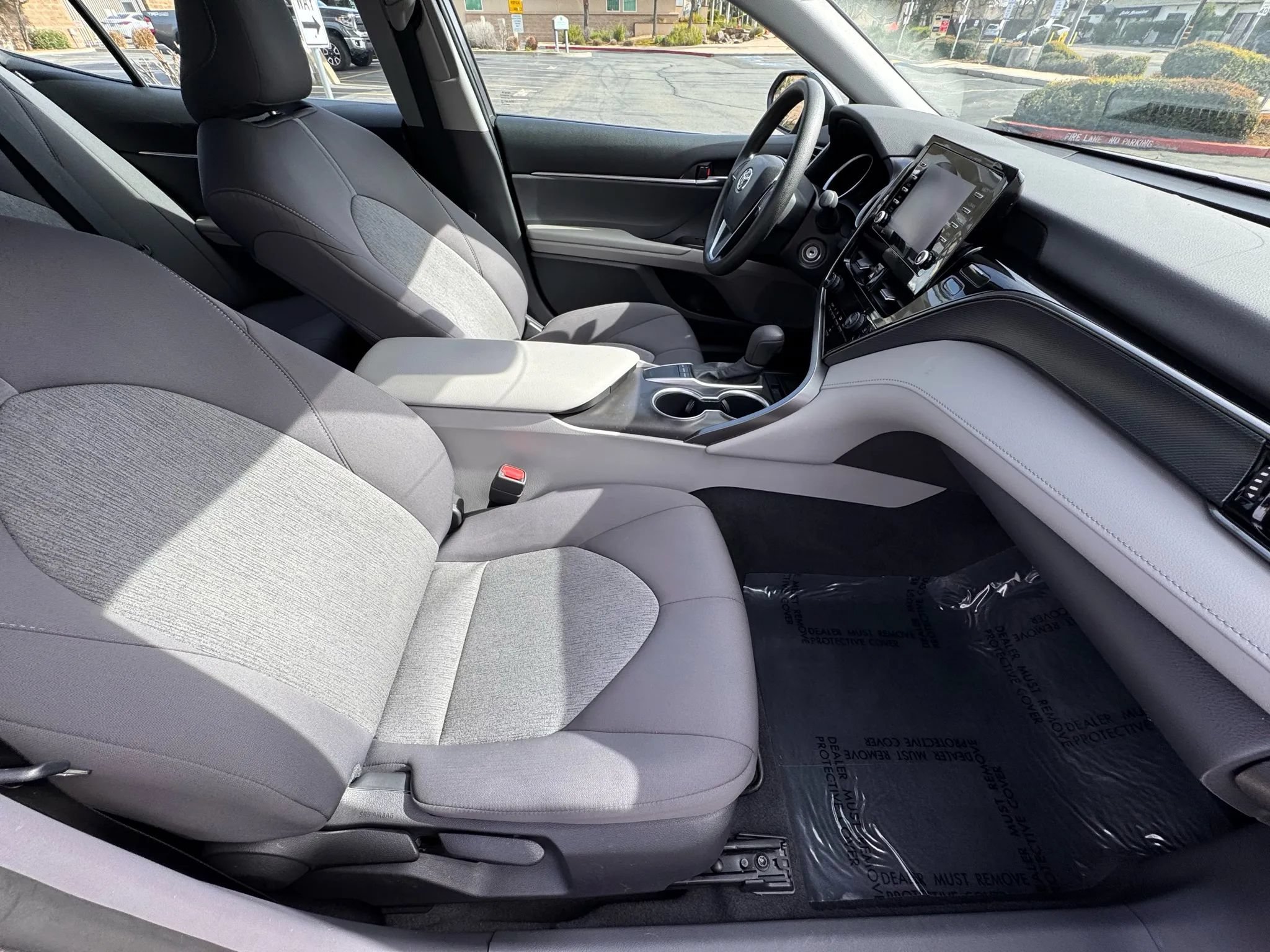 Used 2022 Toyota Camry LE FWD image 13