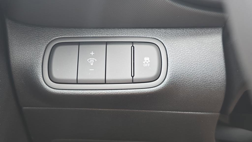 New 2026 Hyundai Venue SEL FWD image 25