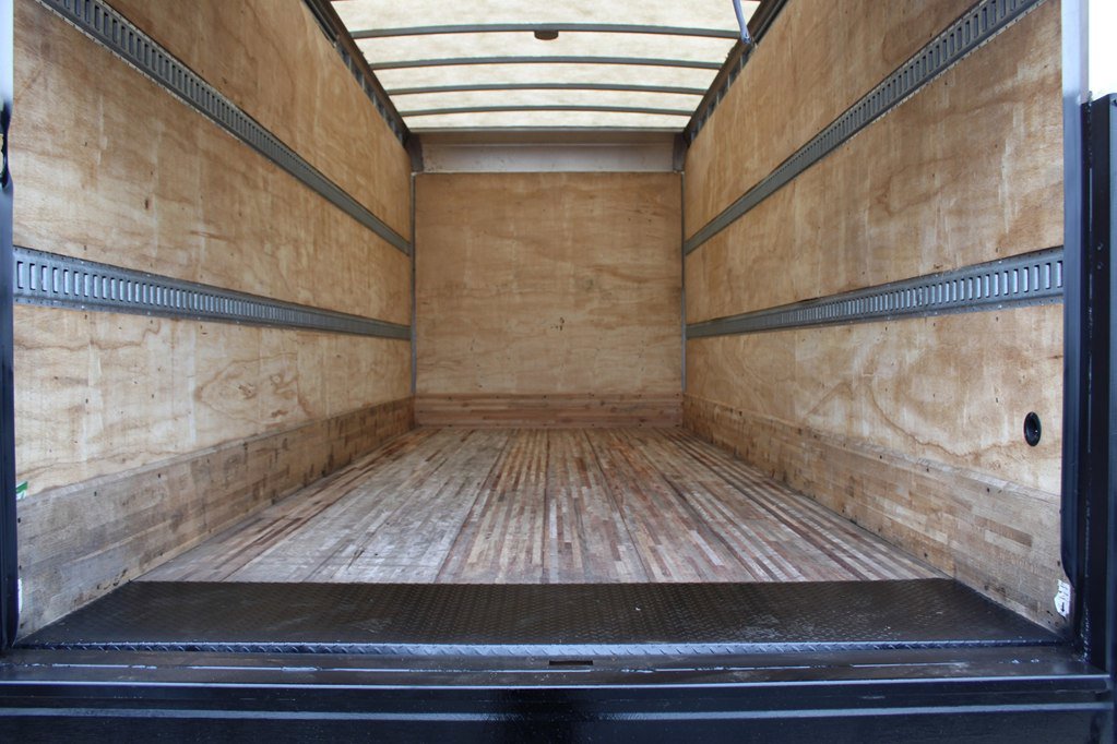 Used 2019 Isuzu NPR image 10