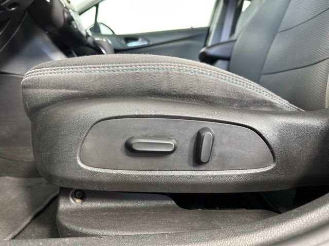 Used 2017 Chevrolet Cruze LT w/ Convenience Package image 22