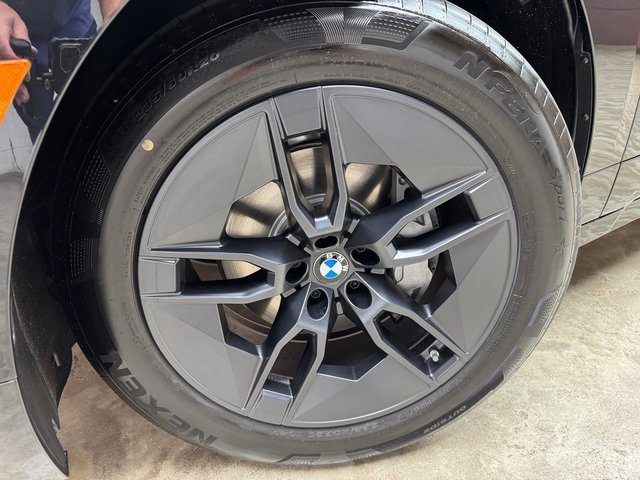 Used 2026 BMW iX xDrive60 image 28