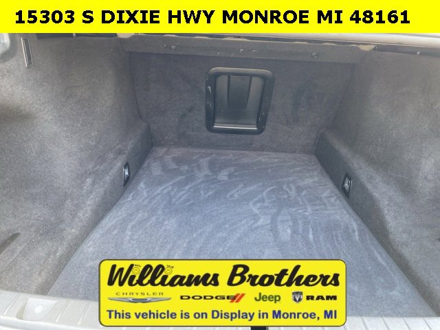 Used 2018 BMW 740i xDrive image 25