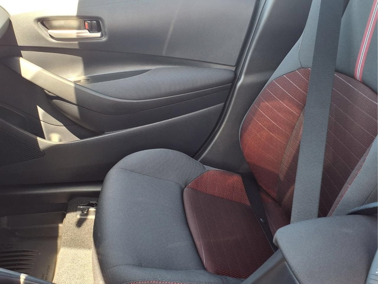 Used 2026 Toyota Corolla SE FWD image 13