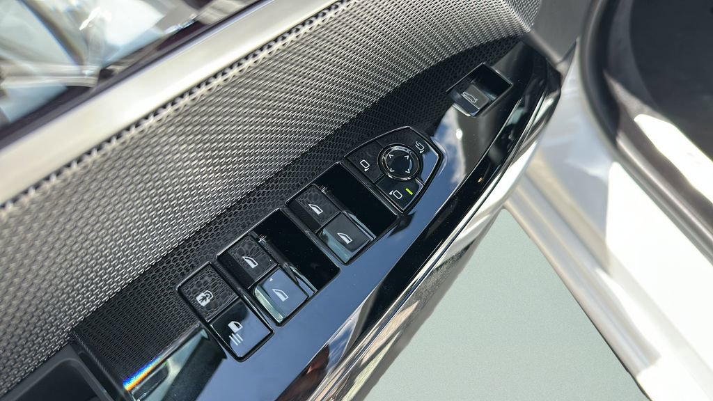 New 2026 BMW 760i xDrive w/ Premium Package AWD/4WD image 11