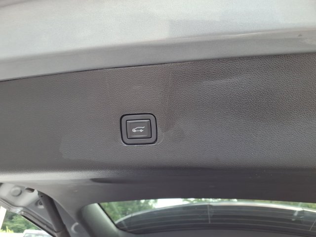 Certified 2023 Chevrolet Traverse LT FWD image 26