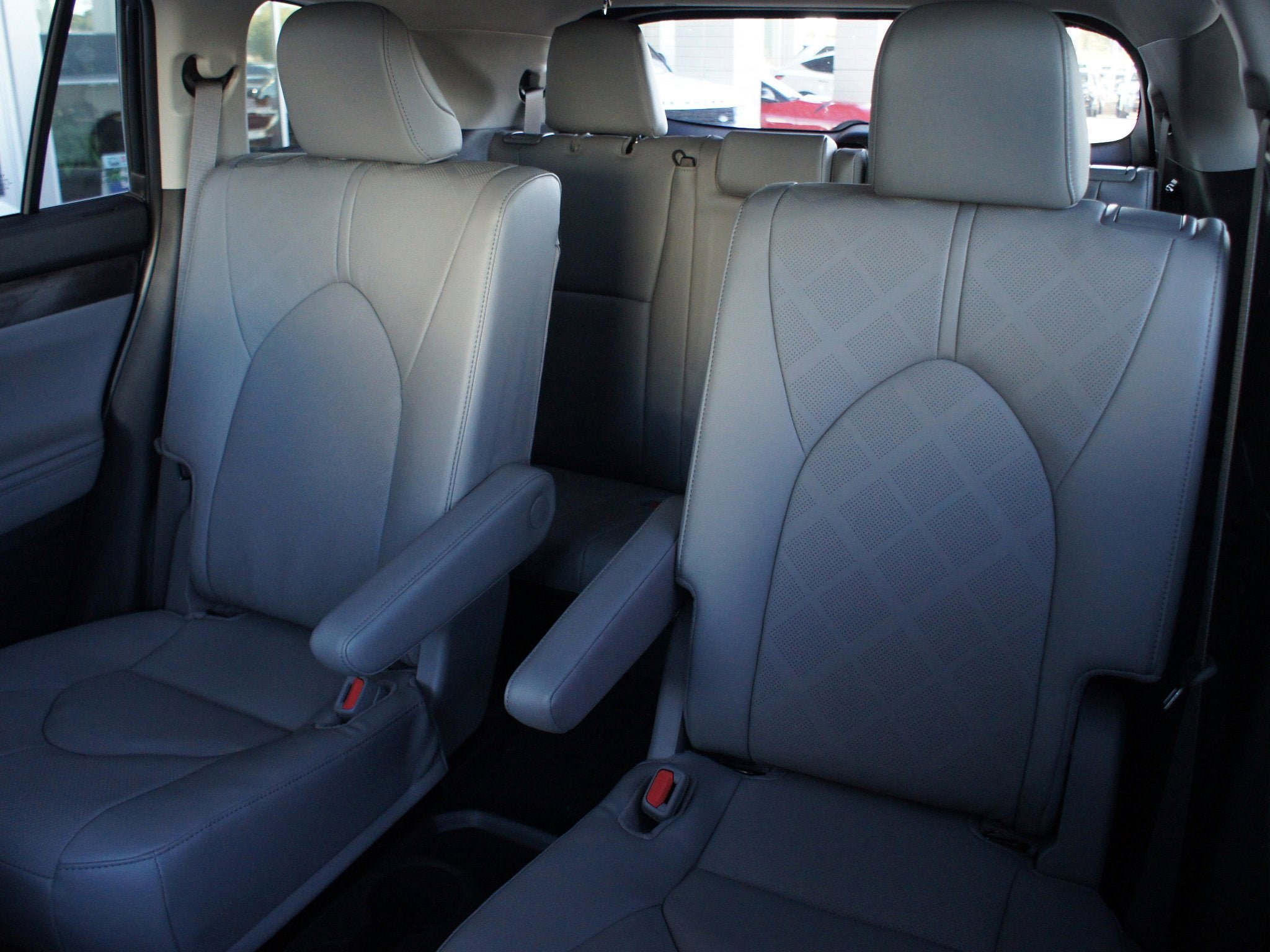 Used 2026 Toyota Highlander Platinum AWD/4WD image 33