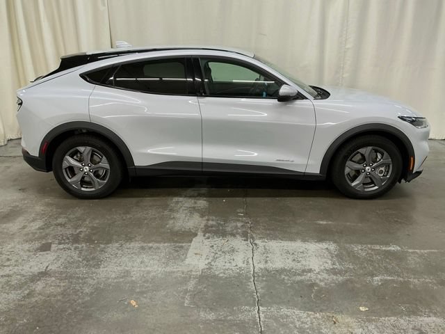 Used 2022 Ford Mustang Mach-E Select RWD image 2