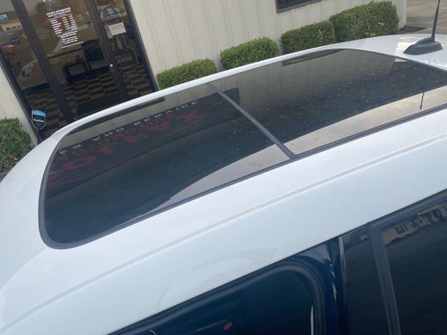 Used 2015 MINI Cooper 4-Door Hardtop image 9