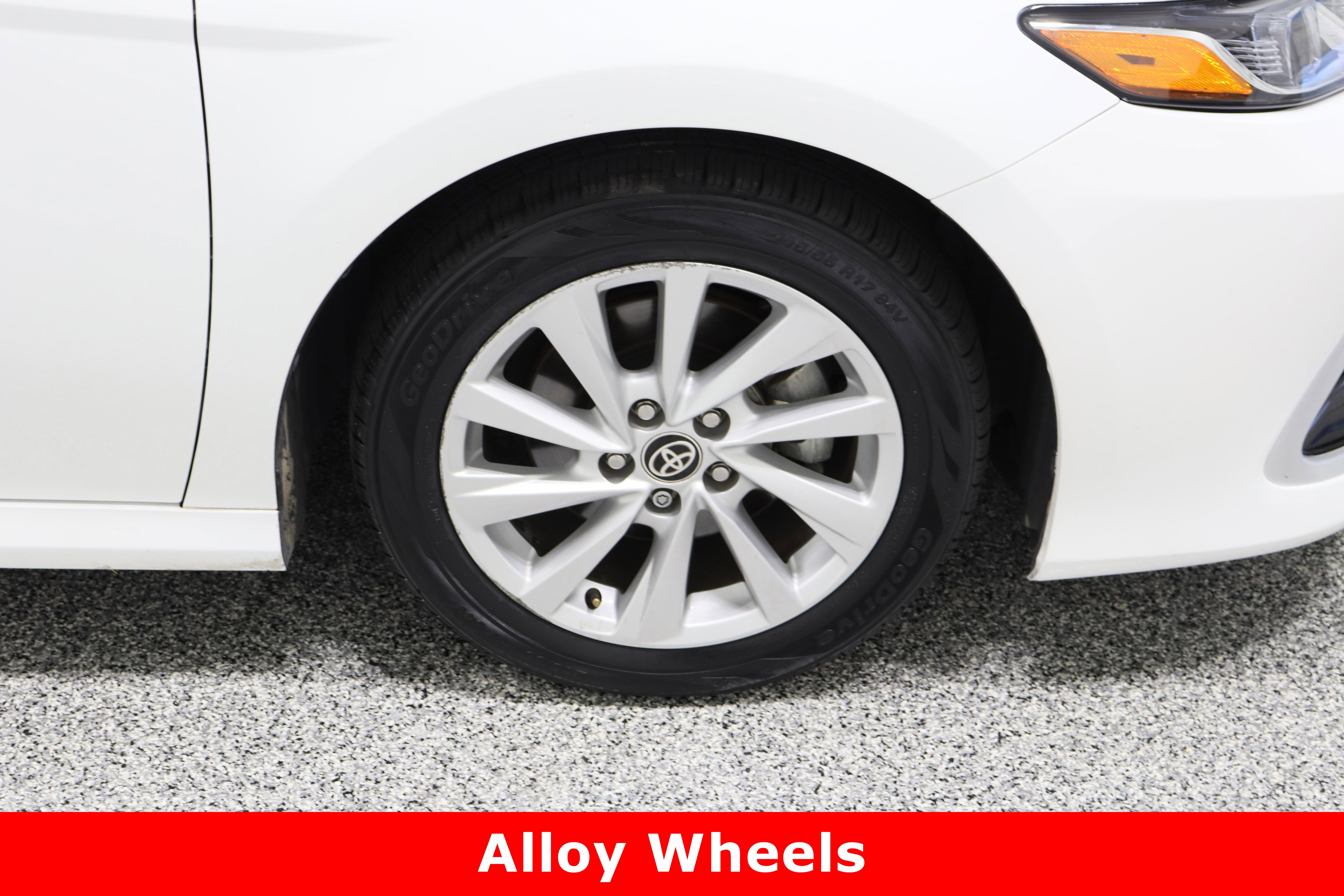 Used 2024 Toyota Camry LE image 5