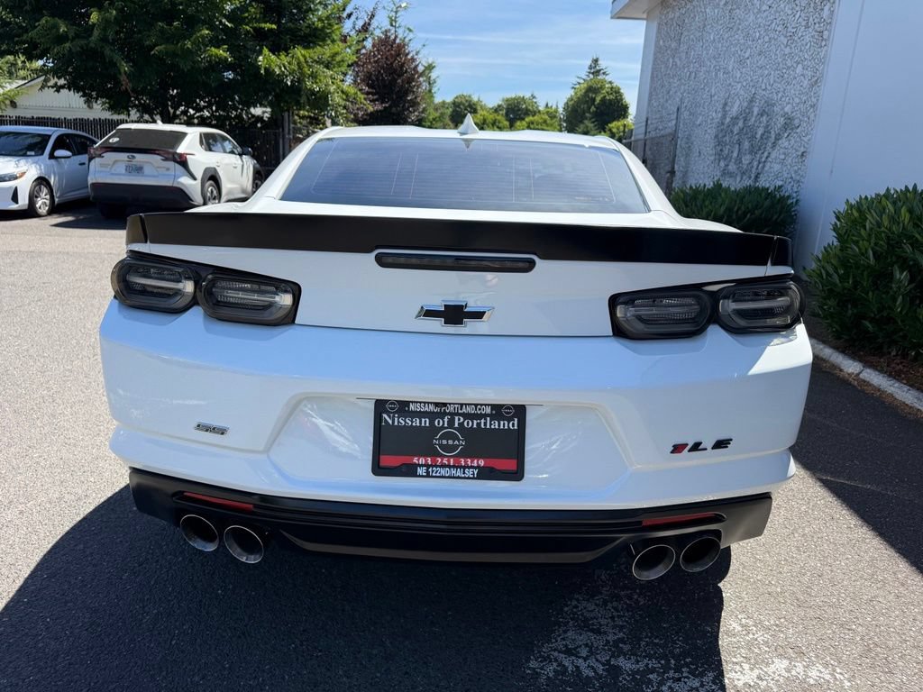 Used 2021 Chevrolet Camaro SS RWD image 9