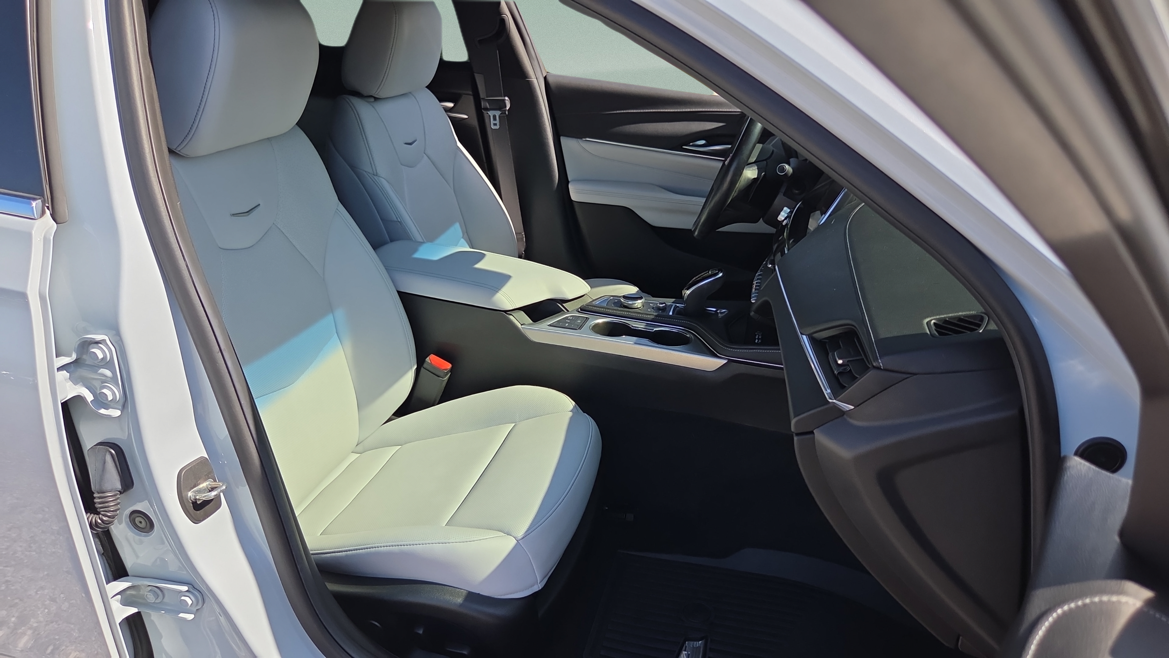Used 2021 Cadillac CT4 Premium Luxury RWD image 15