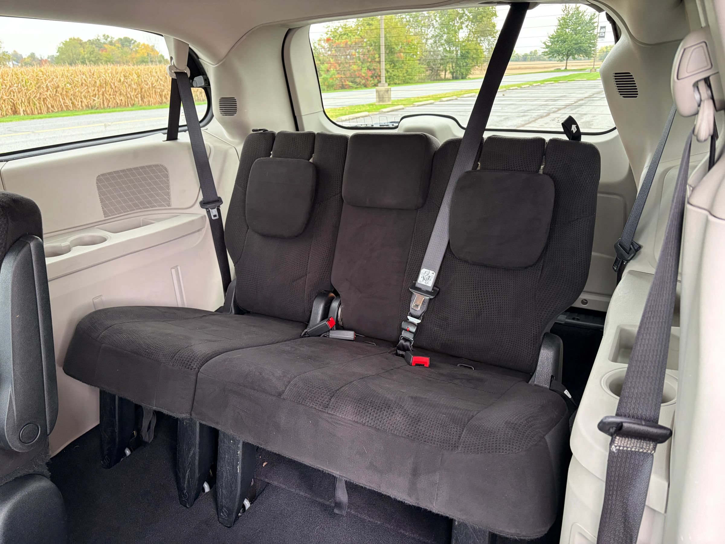 Used 2013 Dodge Grand Caravan SXT w/ Rear Park Assist Pkg FWD image 19