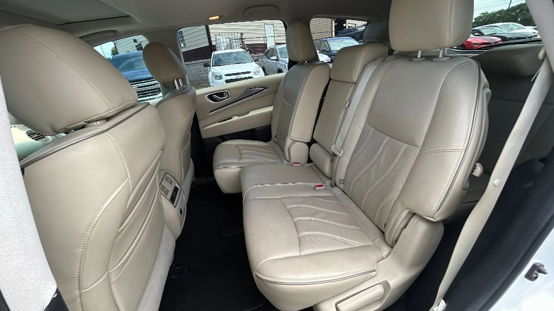 Used 2016 INFINITI QX60 FWD image 7