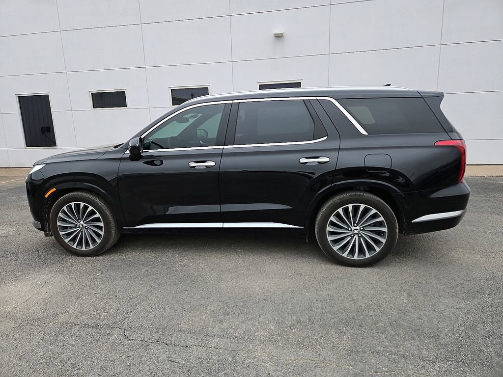 Used 2025 Hyundai Palisade Calligraphy image 3