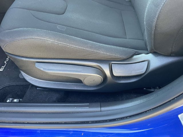 Used 2023 Hyundai Elantra Blue FWD image 16