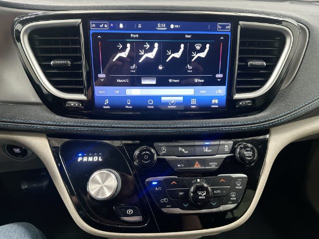 Used 2021 Chrysler Pacifica Touring-L FWD image 24