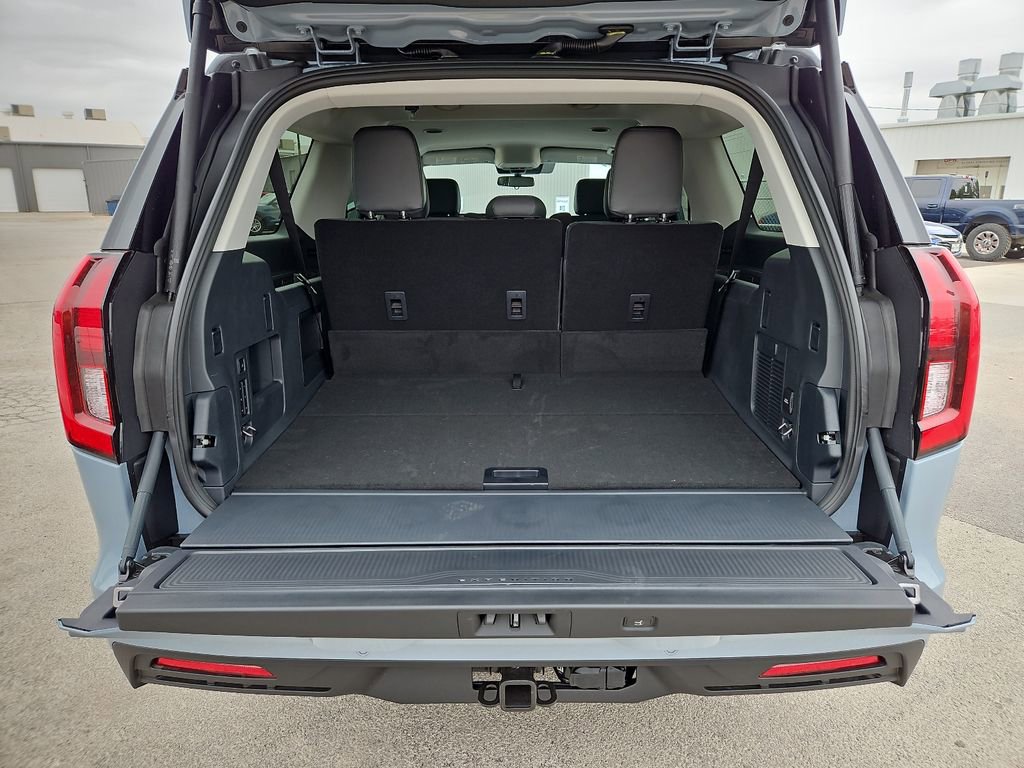 New 2026 Ford Expedition Max Active RWD image 18