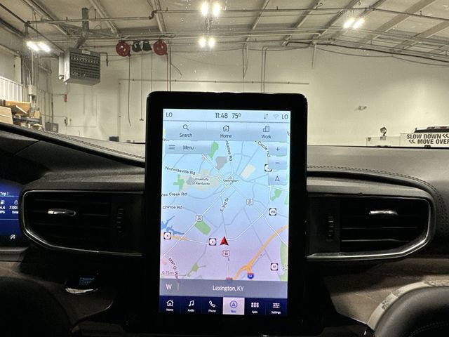 Used 2022 Ford Explorer Platinum w/ Equipment Group 601A AWD/4WD image 23