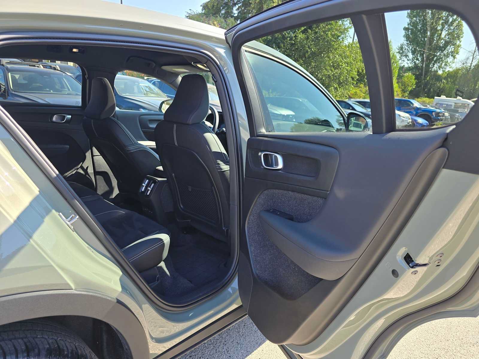 Used 2023 Volvo C40 P8 Recharge Ultimate w/ Protection Package Premier AWD/4WD image 14