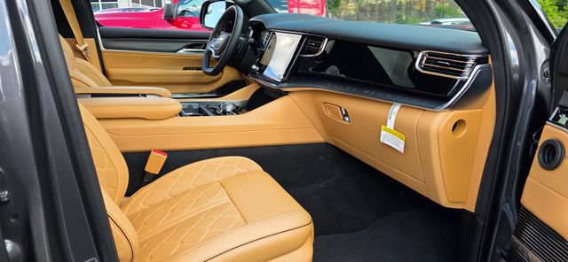 New 2026 Jeep Grand Wagoneer L Summit AWD/4WD image 43