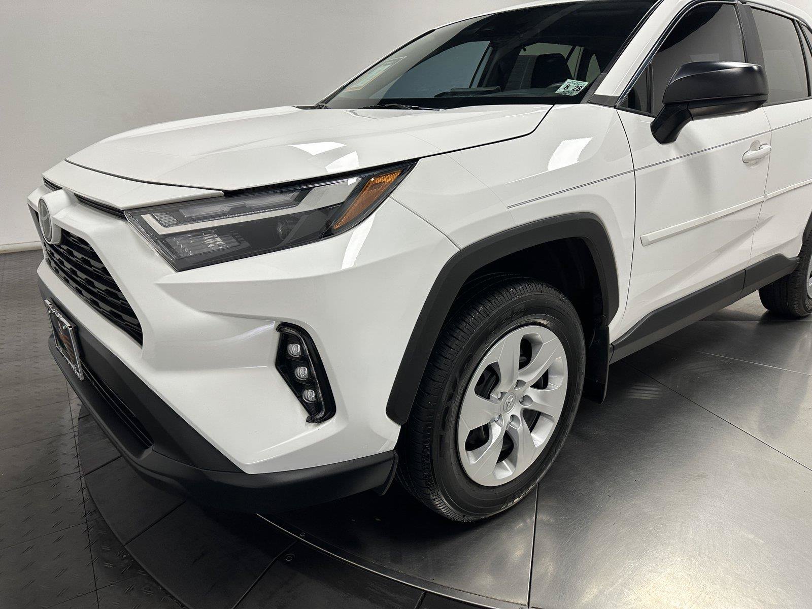 Used 2023 Toyota RAV4 LE AWD/4WD image 7