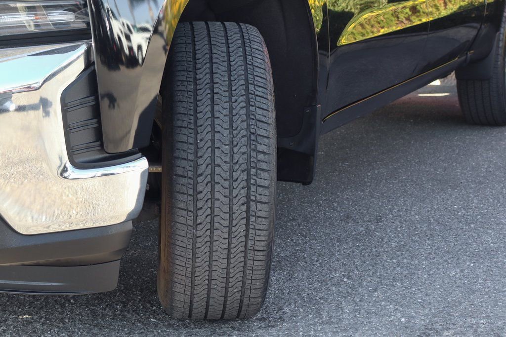 Used 2019 Chevrolet Silverado 1500 LTZ w/ LTZ Plus Package AWD/4WD image 48