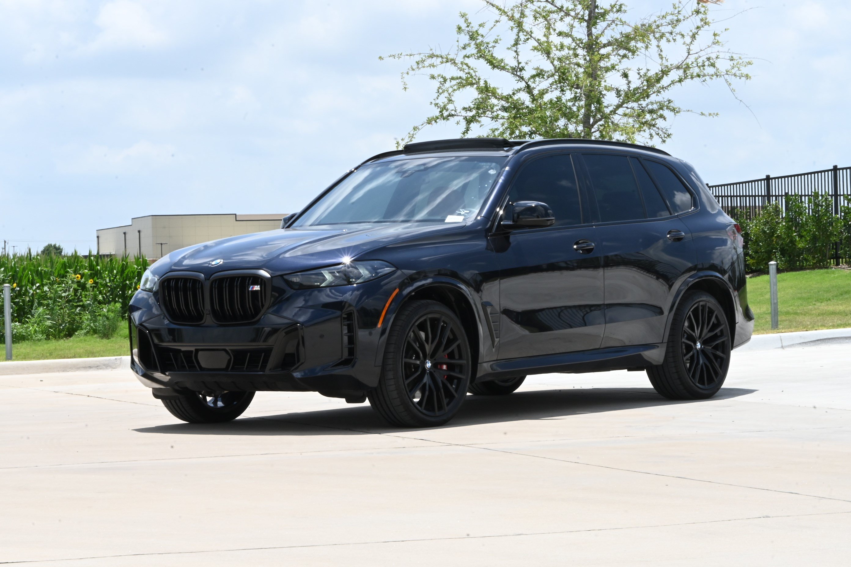 Certified 2025 BMW X5 M60i AWD/4WD image 5