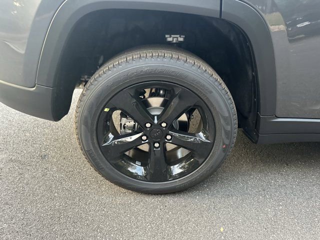 New 2025 Jeep Grand Cherokee Limited w/ Luxury Tech Group II image 17