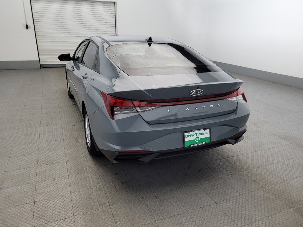 Used 2022 Hyundai Elantra SE image 6