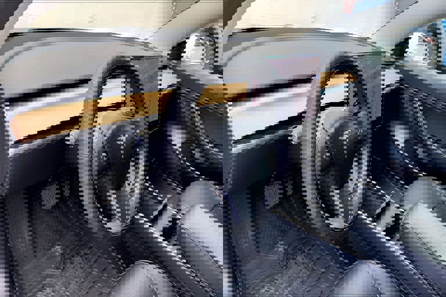 Used 2020 Tesla Model 3 Standard Range Plus image 3