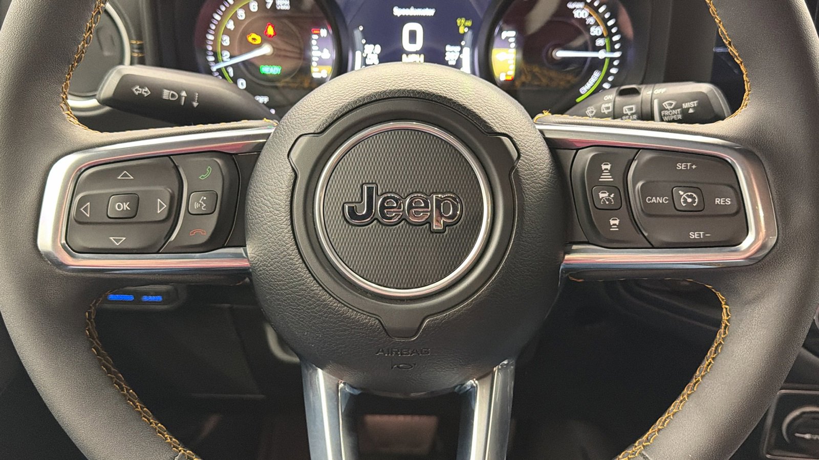 Used 2024 Jeep Wrangler Unlimited Sahara w/ Technology Group image 28