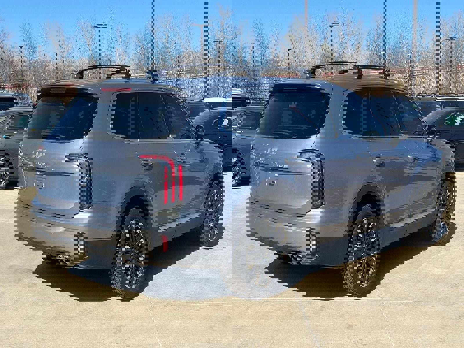 Used 2025 Kia Telluride SX w/ SX Captain's Chair Package image 12