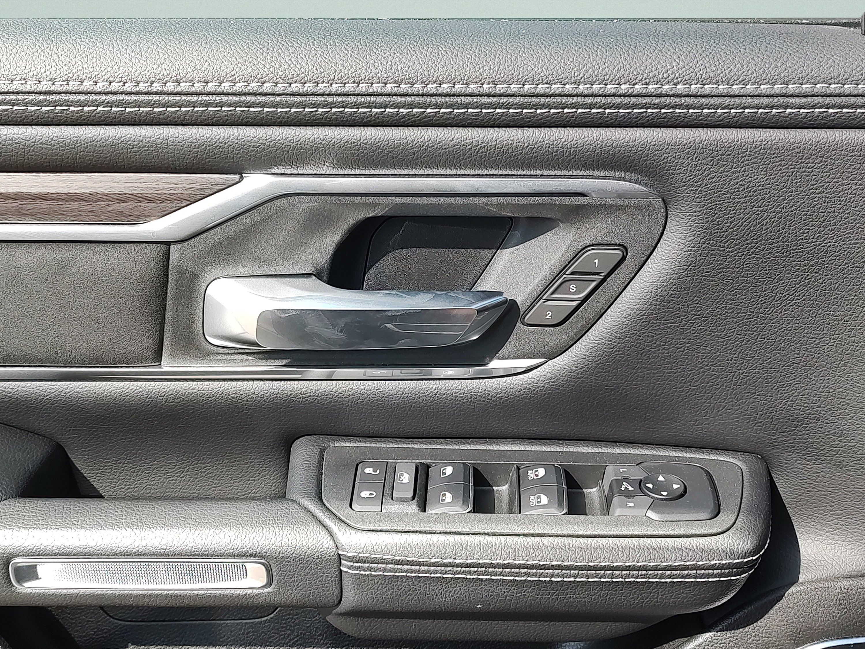 New 2025 RAM 1500 Laramie RWD image 25